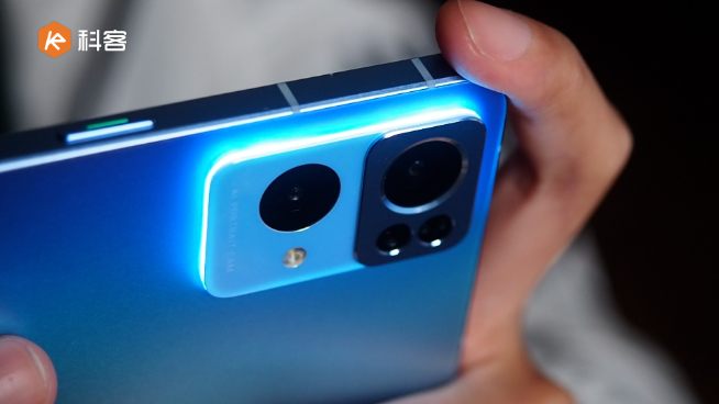 OPPO Reno7 Pro上手體驗(yàn)：前后拍攝都了得！爆款秘訣全靠設(shè)計(jì)？