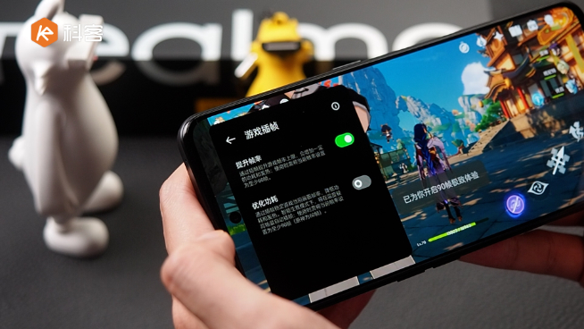 真我GT Neo3上手：砸門爆錘K50！天璣8100+150W秒充更加香