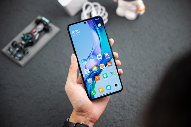 Redmi K50至尊版上手體驗(yàn)：到底至尊在哪？2999元起繼續(xù)焊門！