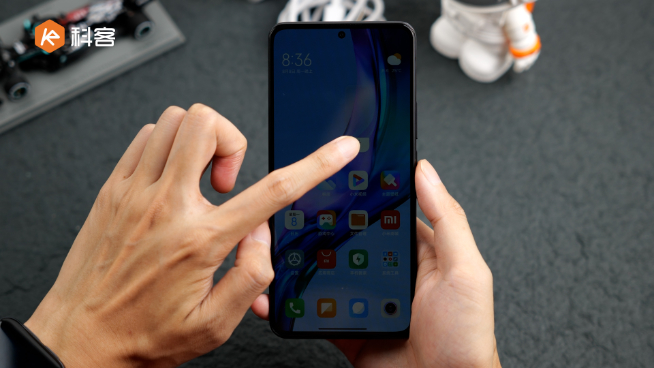 Redmi K50至尊版上手體驗(yàn)：到底至尊在哪？2999元起繼續(xù)焊門！