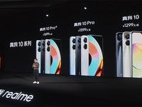 加碼卷中端機(jī)？真我10系列發(fā)布，楊冪同款超大杯亮點(diǎn)多