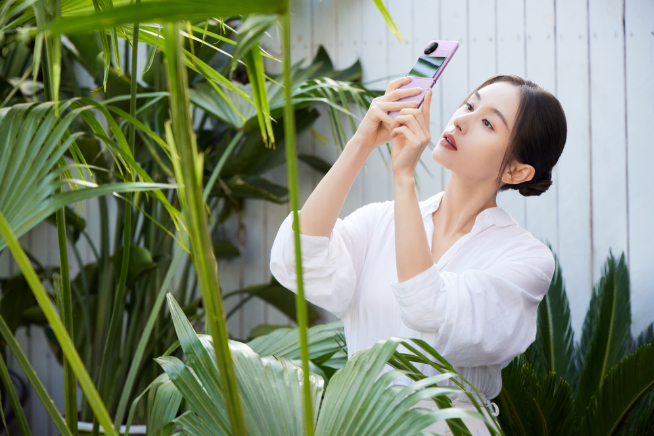 vivo X Flip劇透：輕奢設計+蔡司影像！細節(jié)牢牢抓住少女心
