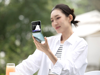 moto razr 40系列推兩款新機(jī)：小折疊新低價(jià)，外屏新天花板