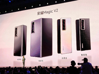 榮耀Magic V2發(fā)布：8999元起，開創(chuàng)多項(xiàng)折疊屏新紀(jì)錄