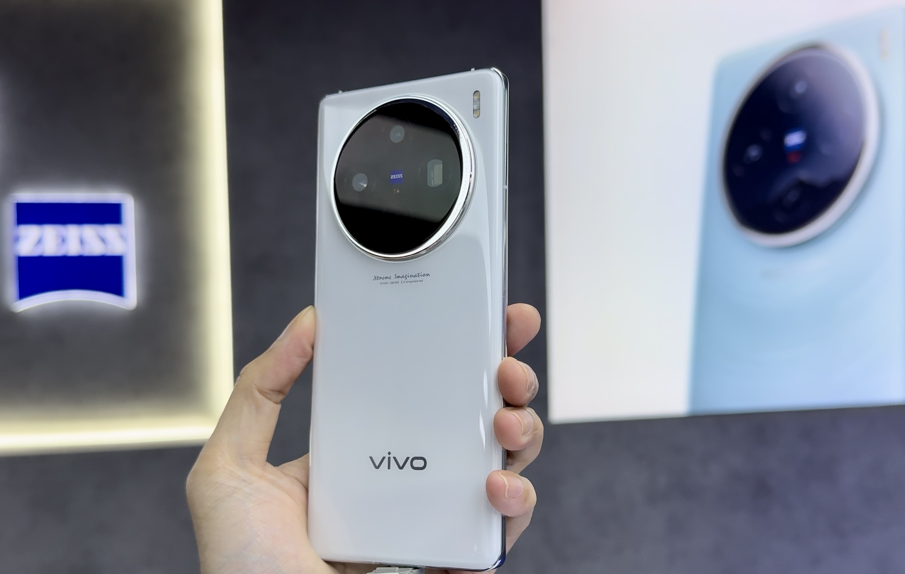 vivo X100系列上手試玩：真是“滿分旗艦”？四款顏色怎么選