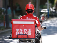 京東外賣組合拳繼續(xù)：每日餐補(bǔ)上線！騎手不僅買社保還能當(dāng)快遞員？